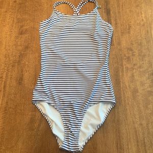 One piece swimsuit women’s size small 2/4